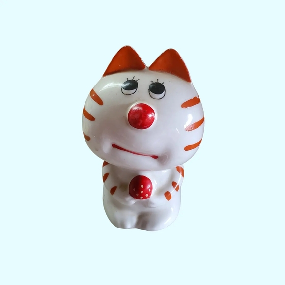 Vintage white kitty bank with orange stripes - Picture 1 of 3